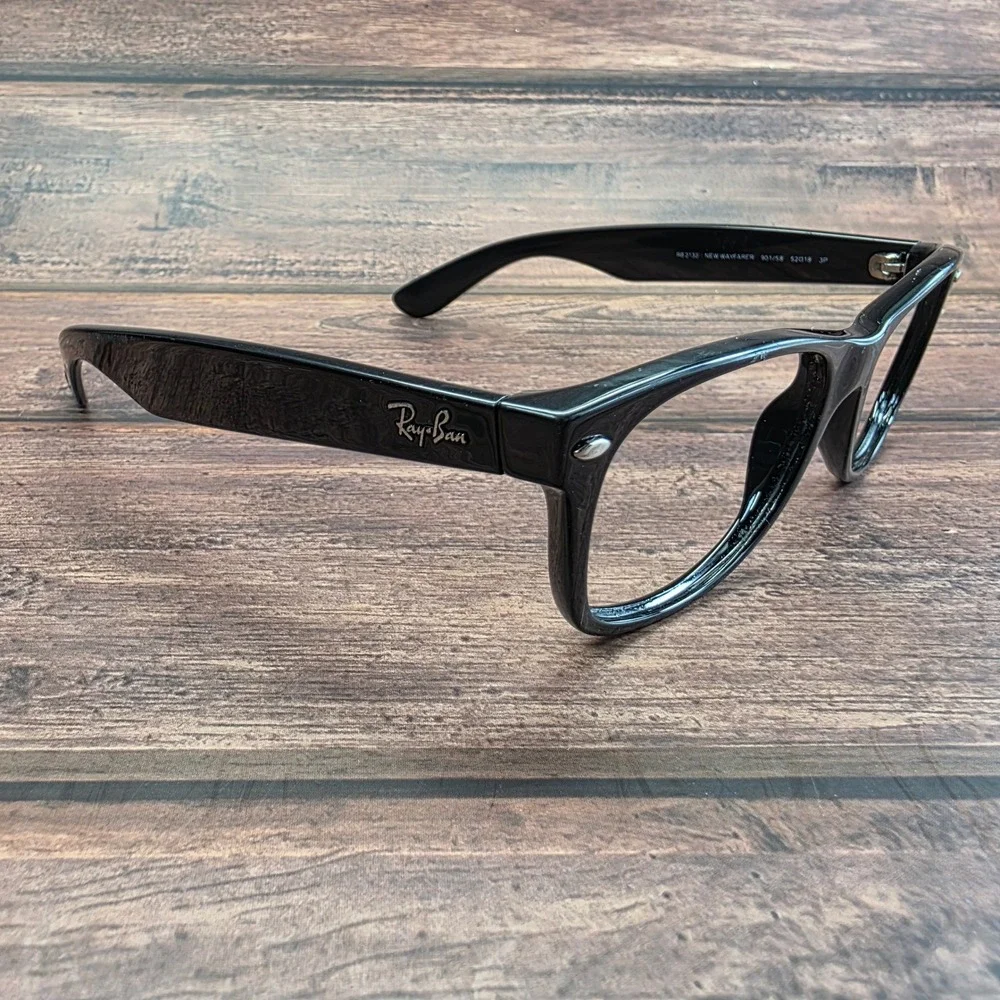 Ray-Ban some nicks
